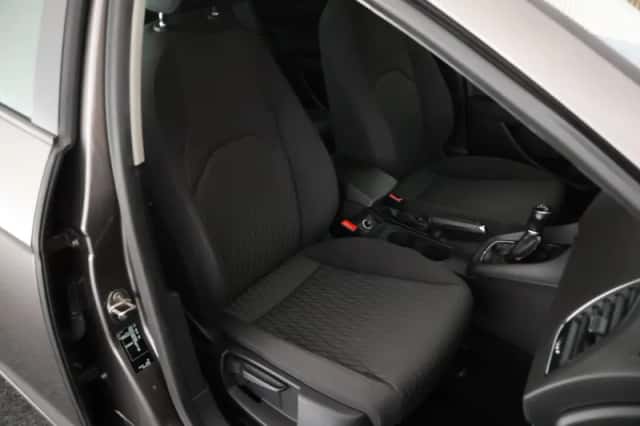 SEAT Leon (2014) thumbnail 2