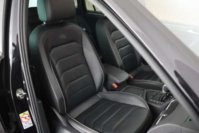 Volkswagen Tiguan (2023) thumbnail 2