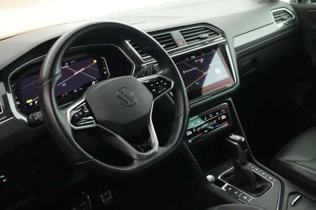 Volkswagen Tiguan (2023) thumbnail 3