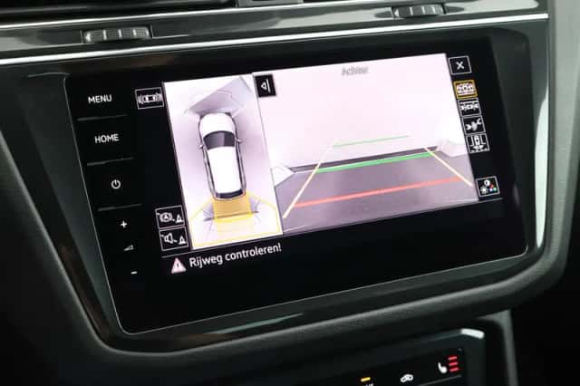 Volkswagen Tiguan (2023) thumbnail 4