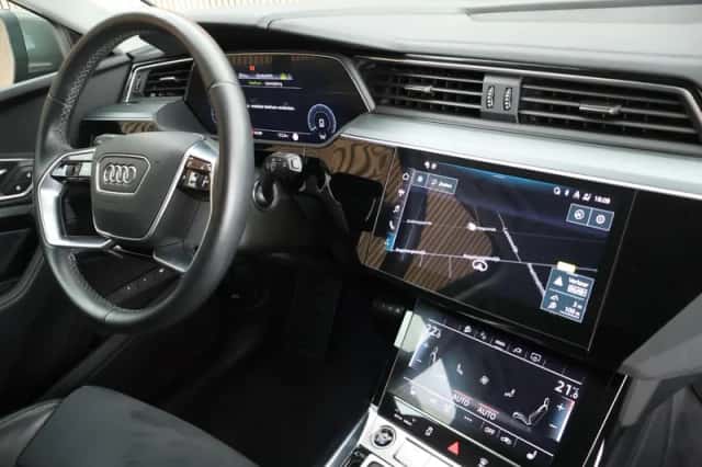 Audi Q8 e-tron (2023) thumbnail 2