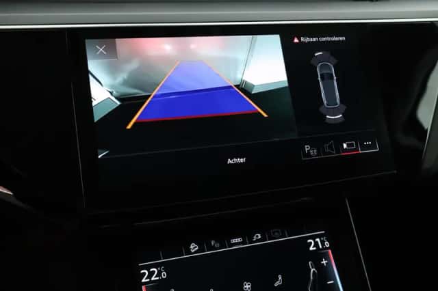 Audi Q8 e-tron (2023) thumbnail 4