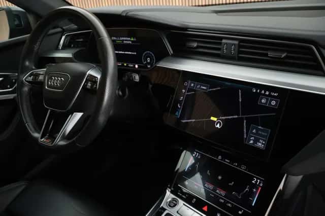 Audi e-tron (2022) thumbnail 3