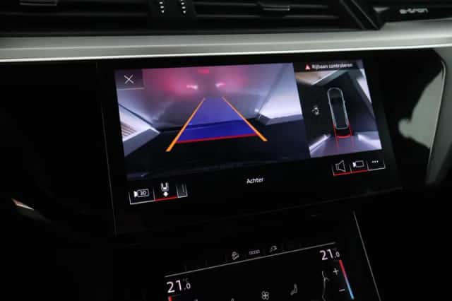 Audi e-tron (2022) thumbnail 5