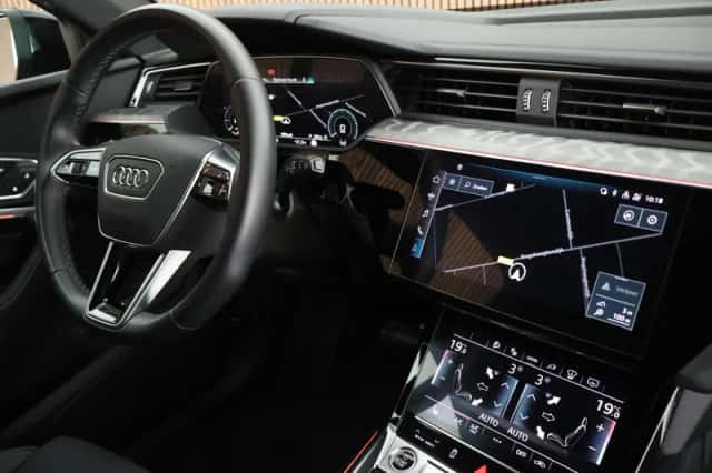 Audi Q8 e-tron (2023) thumbnail 3