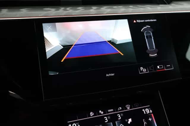 Audi Q8 e-tron (2023) thumbnail 4