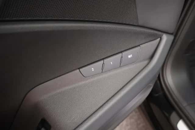 Audi Q8 e-tron (2023) thumbnail 6