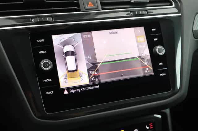 Volkswagen Tiguan (2021) thumbnail 5