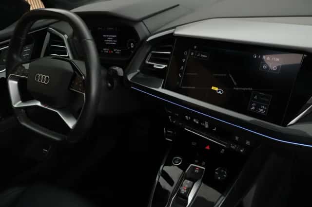 Audi Q4 e-tron (2022) thumbnail 3