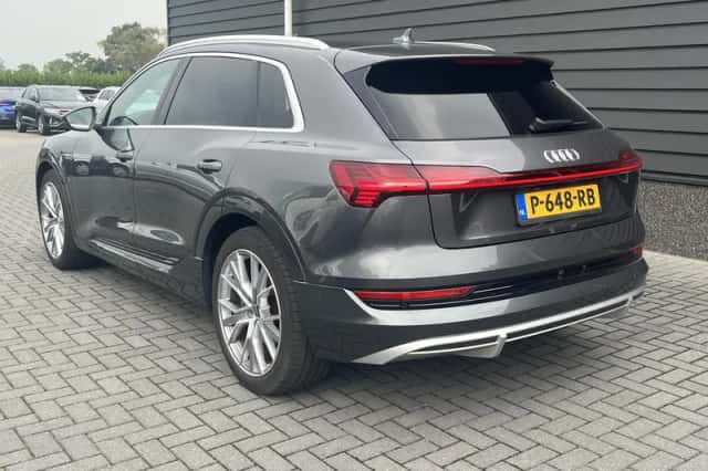Audi e-tron (2022) thumbnail 3
