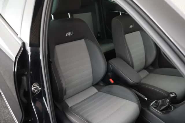 Volkswagen Polo (2017) thumbnail 2