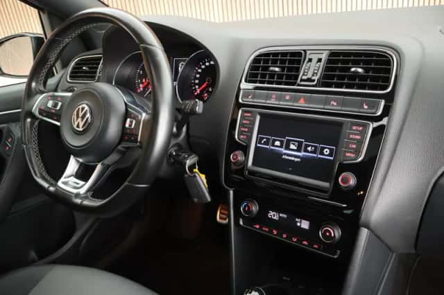 Volkswagen Polo (2017) thumbnail 3