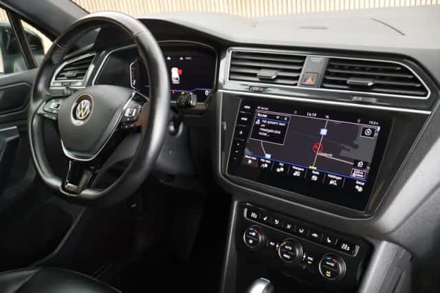 Volkswagen Tiguan (2019) thumbnail 3