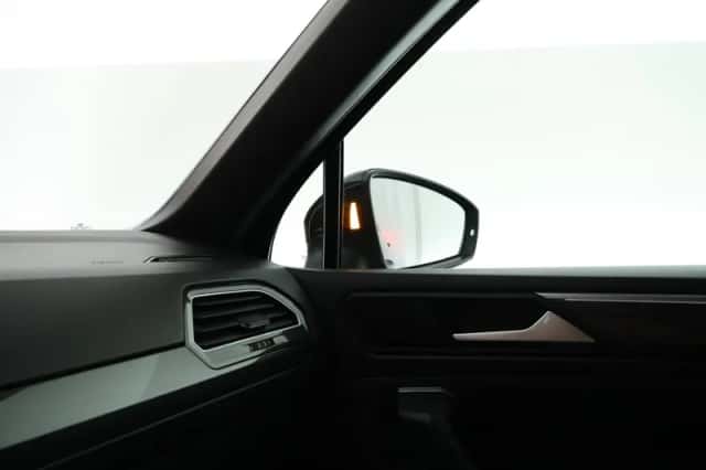 Volkswagen Tiguan (2019) thumbnail 6