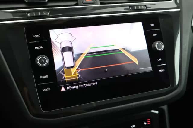 Volkswagen Tiguan (2023) thumbnail 5