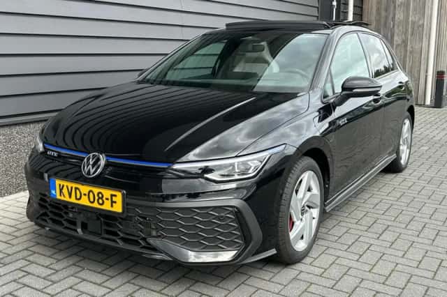 Volkswagen Golf (2025) thumbnail 1