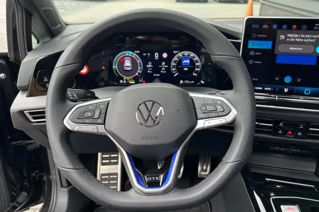 Volkswagen Golf (2025) thumbnail 6