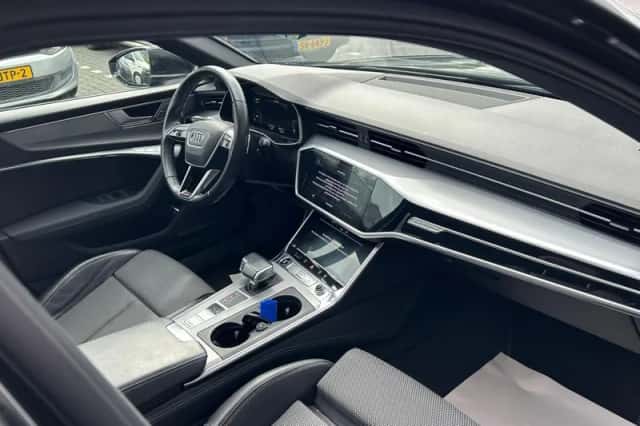 Audi A6 (2021) thumbnail 2