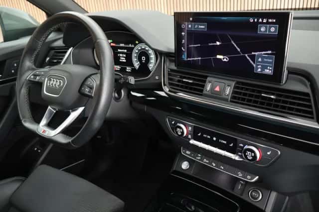 Audi Q5 (2021) thumbnail 3