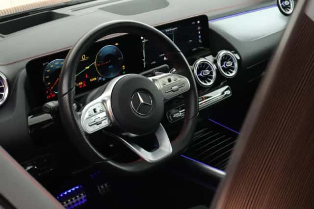 Mercedes-Benz EQA (2022) thumbnail 3