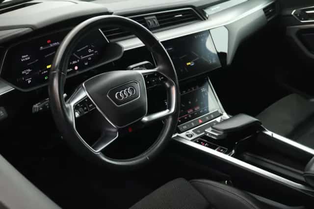 Audi e-tron (2021) thumbnail 3
