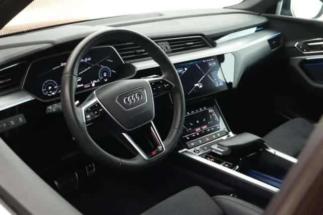 Audi Q8 e-tron (2023) thumbnail 3