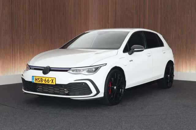 Volkswagen Golf (2022) thumbnail 1