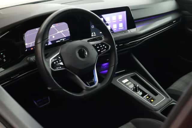 Volkswagen Golf (2022) thumbnail 3