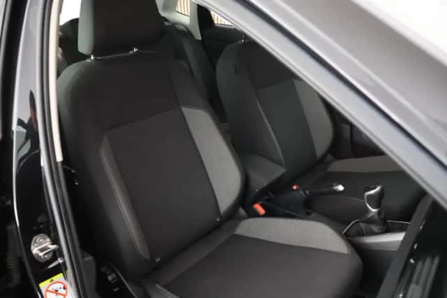 Volkswagen Polo (2022) thumbnail 2