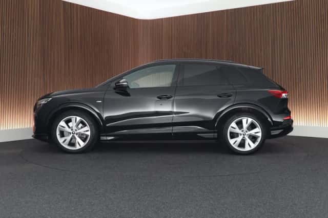 Audi Q4 e-tron (2024) thumbnail 6