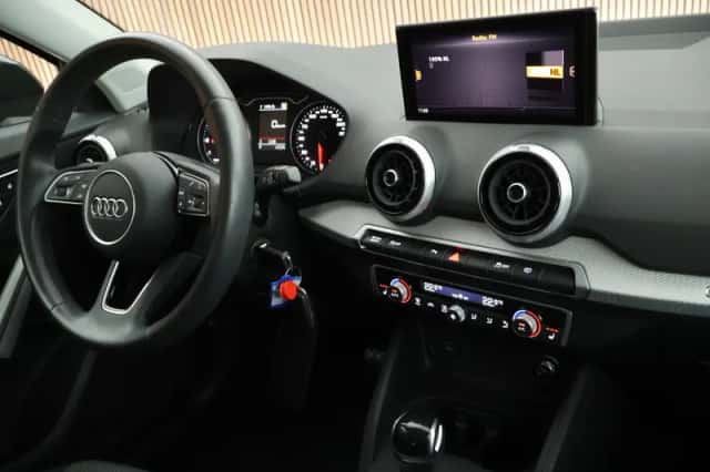 Audi Q2 (2021) thumbnail 3