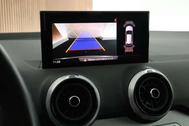 Audi Q2 (2021) thumbnail 5