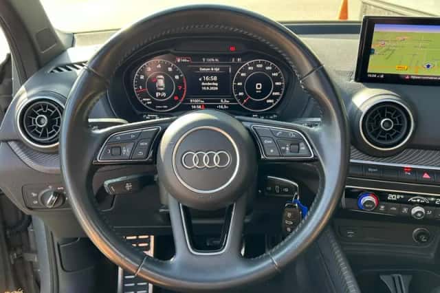Audi Q2 (2017) thumbnail 5