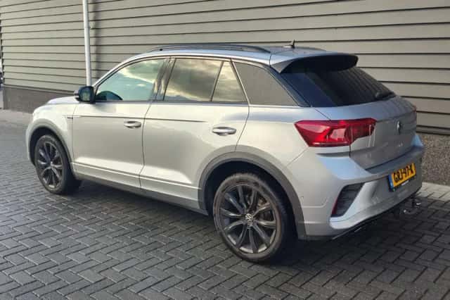 Volkswagen T-Roc (2023) thumbnail 2