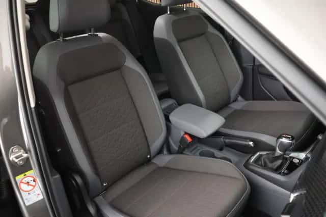 Volkswagen T-Cross (2020) thumbnail 2