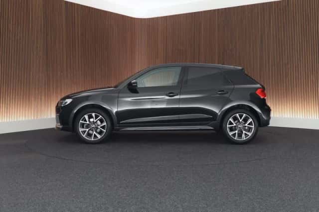 Audi A1 Allstreet (2023) thumbnail 5