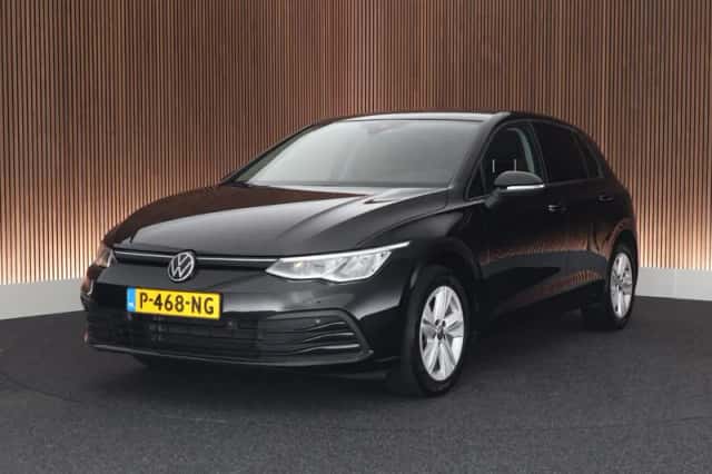Volkswagen Golf (2022) thumbnail 1