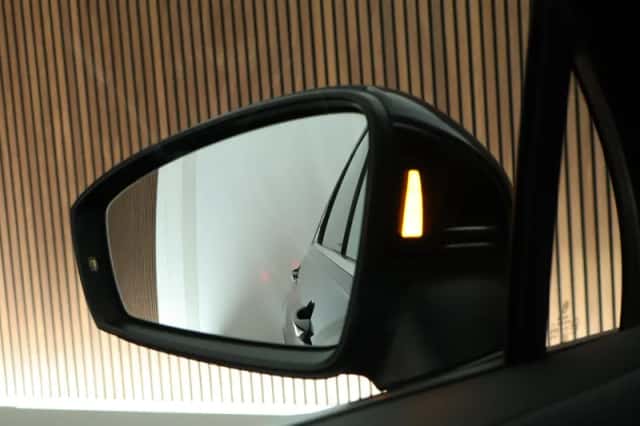 Volkswagen Tiguan (2022) thumbnail 5
