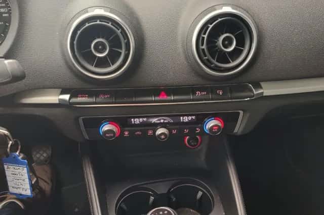 Audi A3 (2014) thumbnail 3