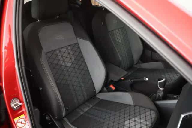 Volkswagen Polo (2022) thumbnail 2
