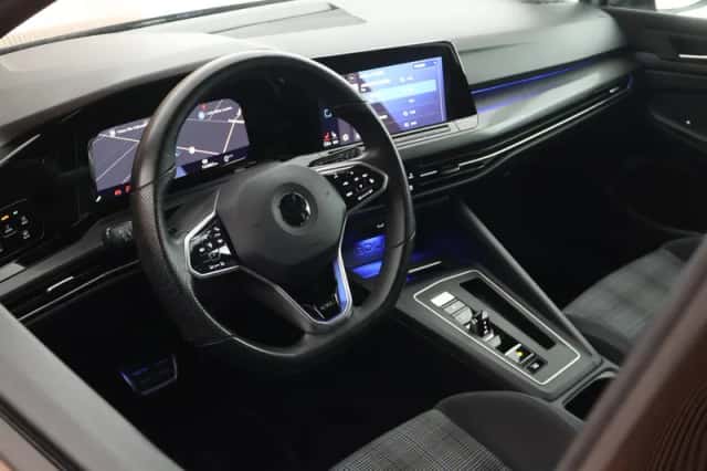 Volkswagen Golf (2021) thumbnail 3