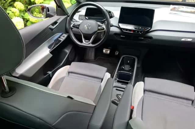 Volkswagen ID.3 (2020) thumbnail 2