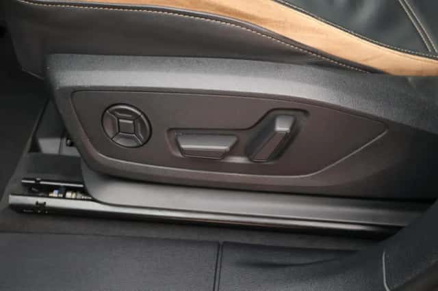 Audi Q3 (2021) thumbnail 5