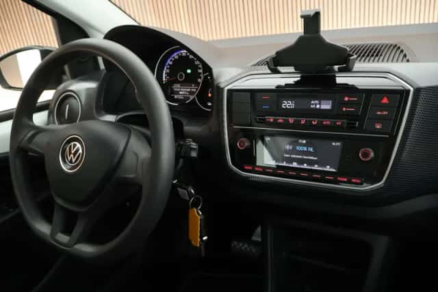 Volkswagen e-Up! (2020) thumbnail 2