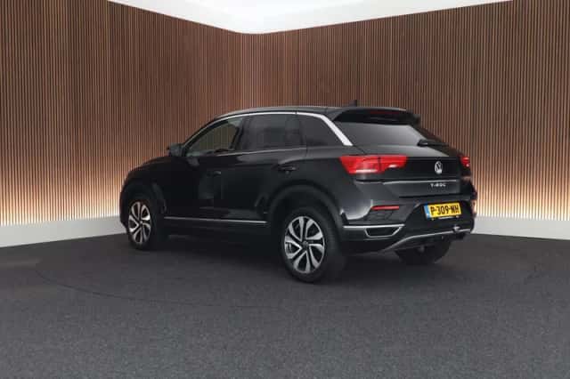 Volkswagen T-Roc (2021) thumbnail 6