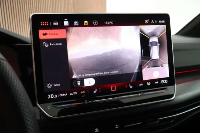 Volkswagen Golf (2025) thumbnail 5