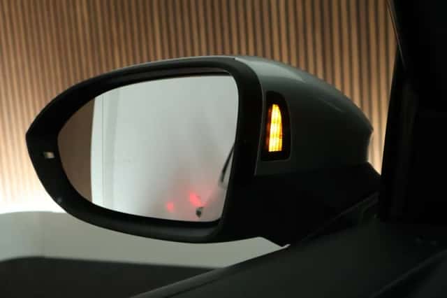 Volkswagen ID.3 (2020) thumbnail 6