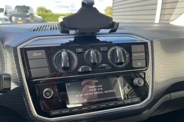 Volkswagen Up! (2019) thumbnail 3