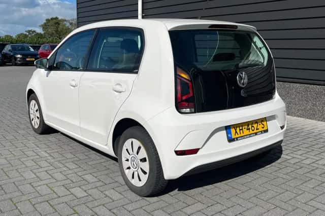 Volkswagen Up! (2019) thumbnail 6