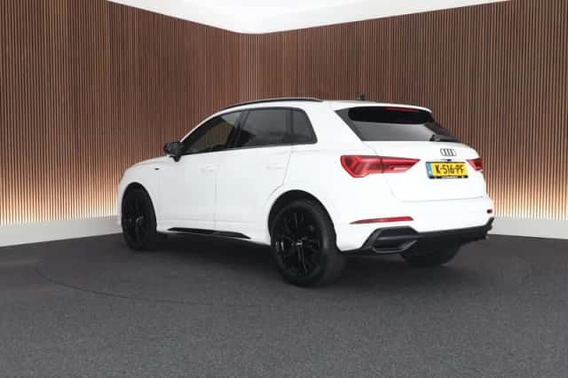 Audi Q3 (2021) thumbnail 6
